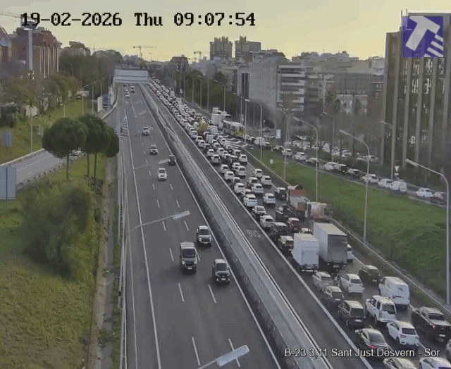 Un motorista ha mort aquest dijous al matí en un accident a la B-23 a Esplugues de Llobregat