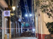 L’esfondrament parcial d’una finca a Sabadell obliga a desallotjar dos edificis adjacents, locals comercials i oficines