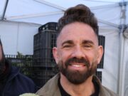 Marc Ribas és guardonat amb la Carxofa d’Or durant la Carxofada de Sant Boi
