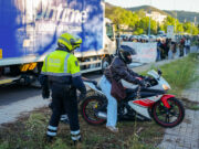 Els docents tallen l’AP-7, la C-32 i alguns accessos a Barcelona