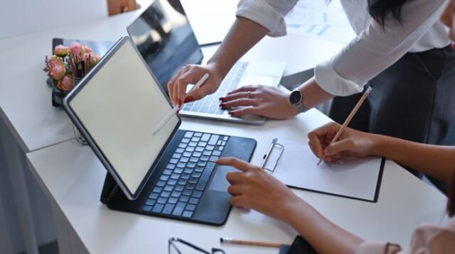 la_ia_empresarial_hibridos_digital_workers-1x1.jpg