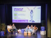 Un monòleg i un pòdcast en directe per combatre les notícies falses